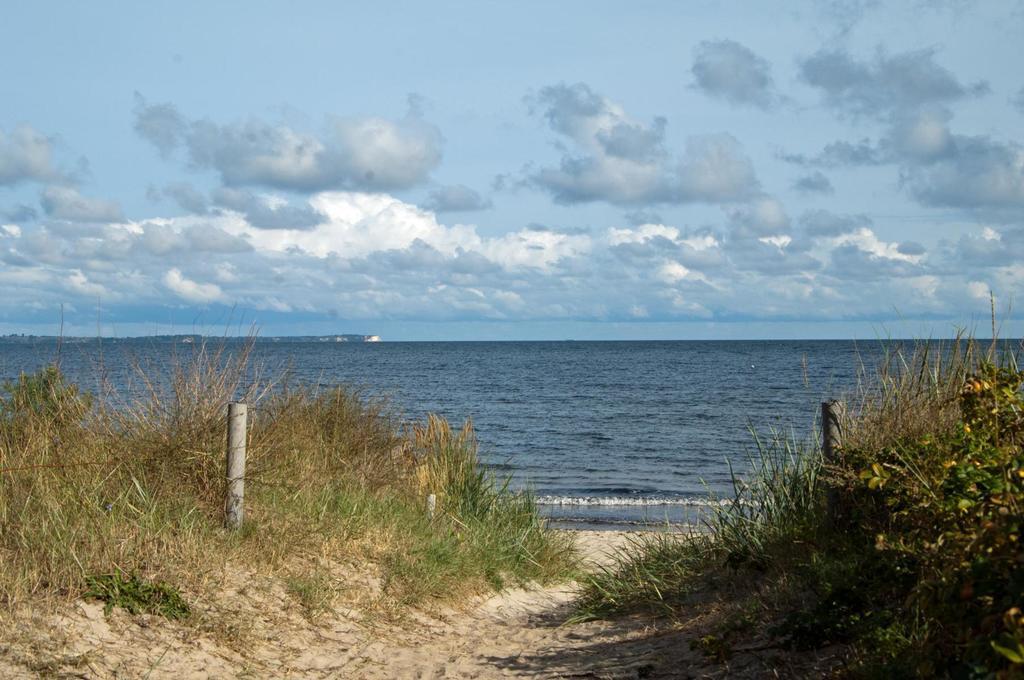 Duenenresidenz Glowe - Ferienhaus Maxi 200 M Zum Strand Exteriör bild